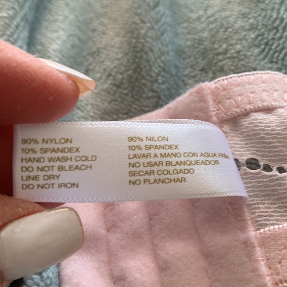 Adrienne Vitamin Full Figure Pink Lace Underwire Bra
NET - Picture 8 of 8